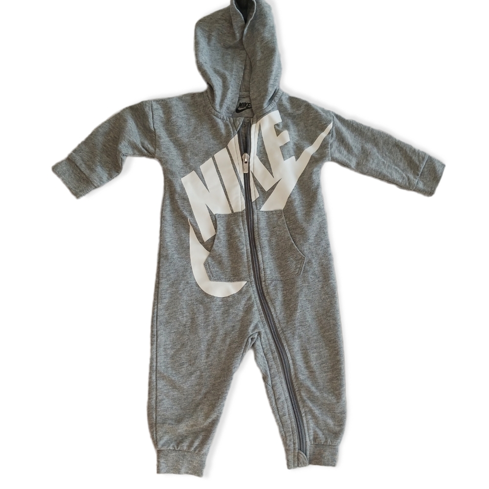 NIKE BABY  Onsie size 9 months